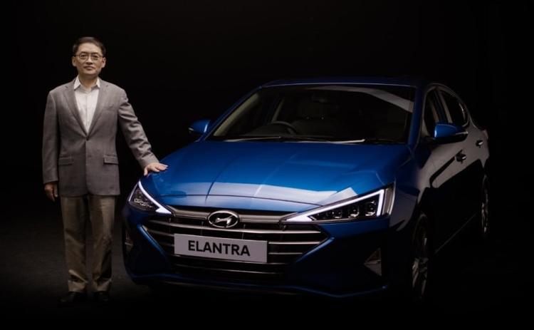 The 2019 Hyundai Elantra facelift has been officially launched in India, priced at Rs. 15.89 lakh to Rs. 20.39 lakh (ex-showroom, India). Equipped with the company's Hyundai Blue Link connected car technology, the updated Elantra has now become the country's first fully connected and Hi-Tech Premium Sedan.