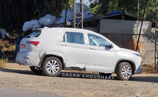 Images of the three-row MG Hector has surfaced online, and this time around we get a glimpse of the cabin. The model seen here comes with captain seats in the second row, which means the SUV will be offered in both 6- and 7-seater model.