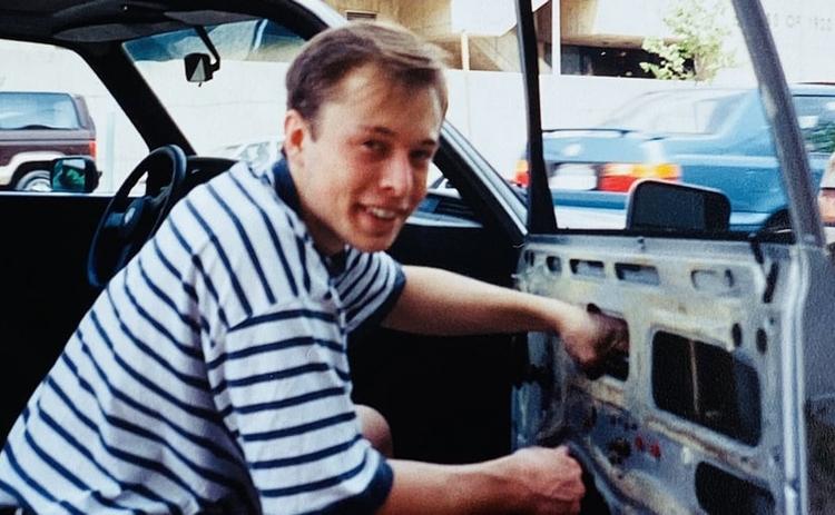 Musk's Mother Shares A 1995 Photo Of Him Fixing Car Window