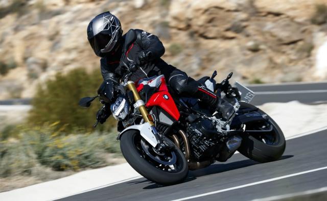 The BMW F 900 R is the company's naked middleweight motorcycle and it goes up against the Triumph Street Triple R and the Kawasaki Z900 in India. Here are the top 5 highlights of the BMW F 900 R.
