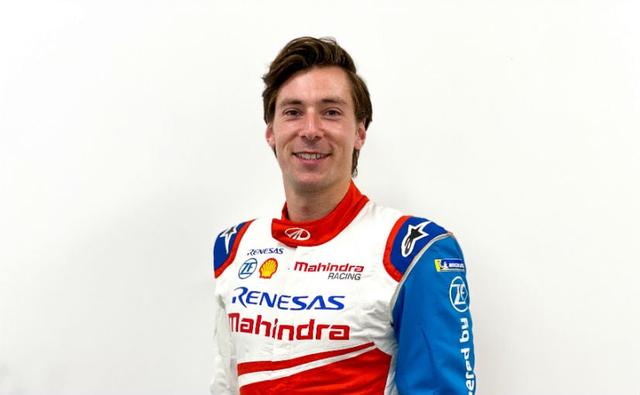 Mahindra Racing has confirmed that Alex Lynn will be stepping in place of Pascal Wehrlein after the latter announced his departure from the team earlier this month. The British racing driver was currently in the role of a reserve/test driver with Jaguar Racing and will join the Indian squad for the remainder of Formula E Season 6. The current season was recently confirmed to kick-start races once again in August this year and will have six back-to-back races through the month in Berlin at the Tempelhof airfield.