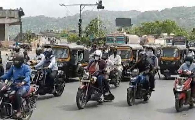 महाराष्ट्र में यातायात अपराधों के लिए लगने वाले शुल्क को बढ़ाया गया