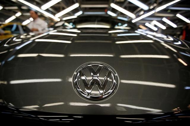 Volkswagen AG, Europe's largest automaker, is expanding its cloud-based software and data portal, aiming to develop it into an industry-wide marketplace where business customers can buy and sell industrial applications, the company said on Thursday.