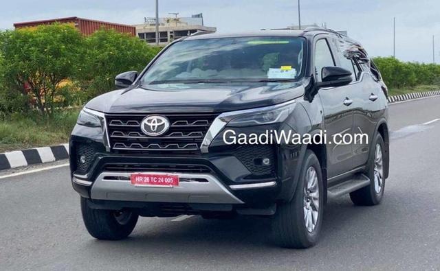 The 2020 Toyota Fortuner facelift, which recently made its global debut in Thailand, has been spotted testing in India for the first time without camouflage. The SUV was seen undergoing emissions testing.