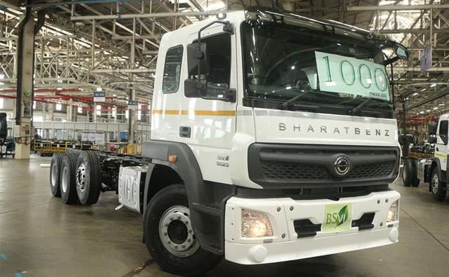 Daimler India Commercial Vehicles (DICV) recently rolled out its 1000th BS6 compliant Heavy-Duty Truck (HTD) from its manufacturing facility in Oragadam, near Chennai. The milestone vehicle was a BharatBenz 3523R truck, and the company is particularly proud of this achievement because it was one of over 1500 BS6 compliant vehicles that were manufactured in the last few months despite the ongoing coronavirus pandemic and the lockdown.