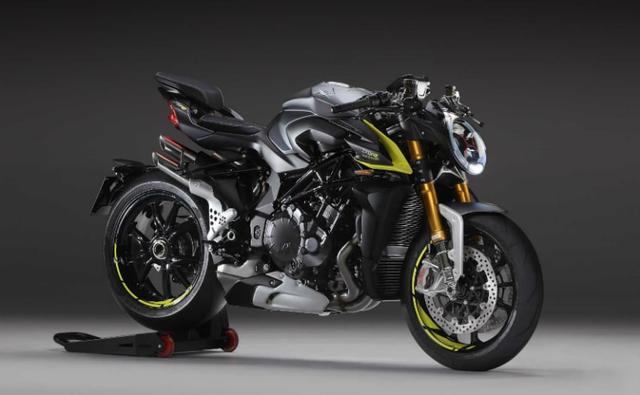 The flagship production naked bike from MV Agusta packs 208 horsepower, 116.5 Nm of torque in a compact package weighing just 186 kg.