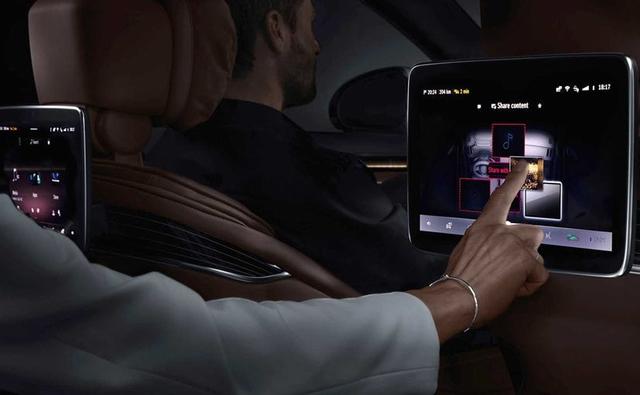 The next-gen Mercedes-Benz S-Class will get up to five OLED displays, four of which will be touchscreen. This includes the massive 12.8 inch infotainment system, equipped with the latest-gen MBUX system.