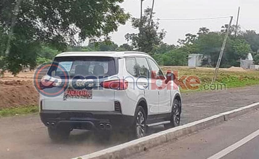 MG Gloster SUV's New Spy Shots Reveal Quad-Exhaust Tailpipe