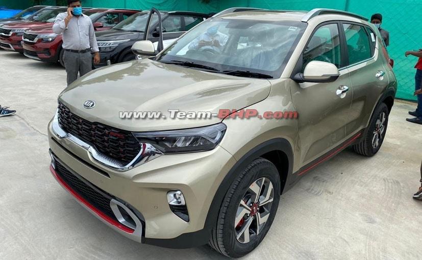 Kia Sonet GT-Line Spotted At Dealership Yard; Launch In September