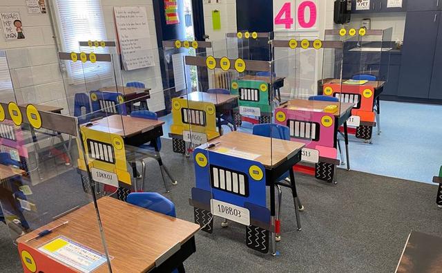 Two teachers in DeLand, Florida, USA have converted their students' desks into mini Jeeps in order to make social distancing less scary for the little ones returning to school.
