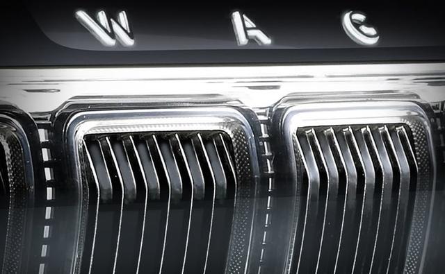 The shape of the grille in fact is very similar to the one on the Wagoneer Roadtrip concept that the company showcased in 2018 and it was based on a 1965 Wagoneer.