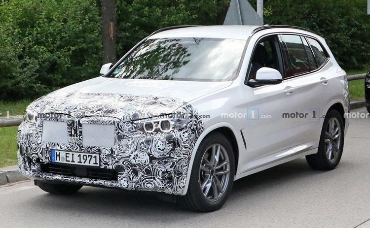 It's been three years since the third-gen BMW X3 entered the market, so this is probably the right time for the Bavarian carmaker to bring in a mid-life facelift. The updates will largely be cosmetic and we expect a late 2021 debut.