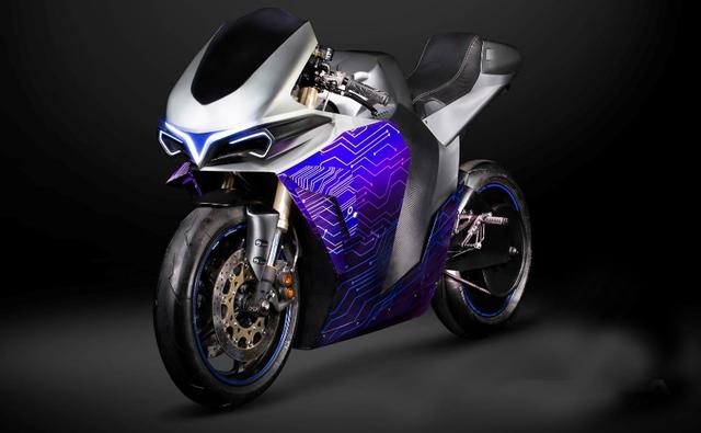 Italian brand 2electron uses technology which intends to emulate the experience of riding a motorcycle with different internal combustion engines.