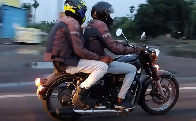 The upcoming Royal Enfield Classic 350 and Meteor 350 motorcycles have been spotted testing in India.
