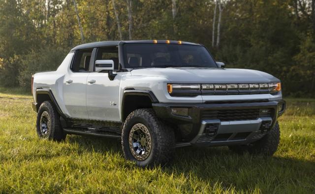 2020 has been a year with quite a few iconic SUVs getting their second wind. Be it the Ford Bronco, the Land Rover Defender and now the GMC Hummer EV. GMC is calling it an 'electric supertruck'! And it may not be wrong at all!