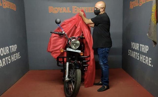 Royal Enfield Delivers 1200 Motorcycles In A Single Day For Dussehra In Mumbai