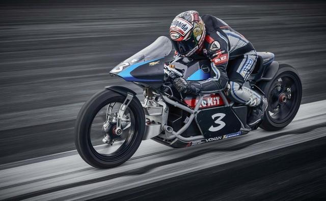 Biaggi set 11 new electric bike world speed records on the Voxan Wattman electric motorcycle, with an outright top speed of 408 kmph.