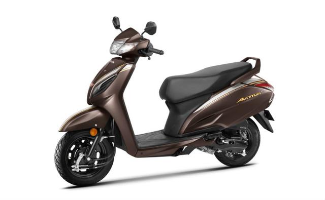 The Honda Activa scooter completes 20 years to celebrate the momentous occasion, the brand has introduced the Activa 6G 20th Anniversary Edition with a new colour scheme, special decals and new badging.