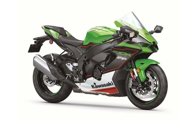 New design, new electronics, a new TFT screen and updates to the engine announced on the 2021 Kawasaki ZX-10R.