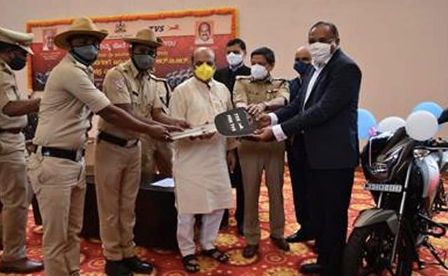 TVS Donates 25 Apache RTR 160 Motorcycles To Bengaluru Police