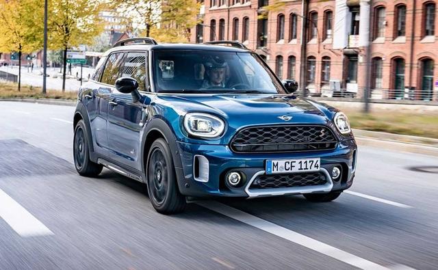 The Mini Countryman Boardwalk Edition comes with special paint job and some styling highlights on the outside that make it a bit distinct.