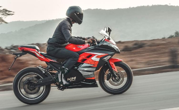 The KM3000 is priced at Rs. 1.27 lakh with a top speed of 100 kmph, while the KM4000 is priced at Rs. 1.37 lakh, with a top speed of 120 kmph.