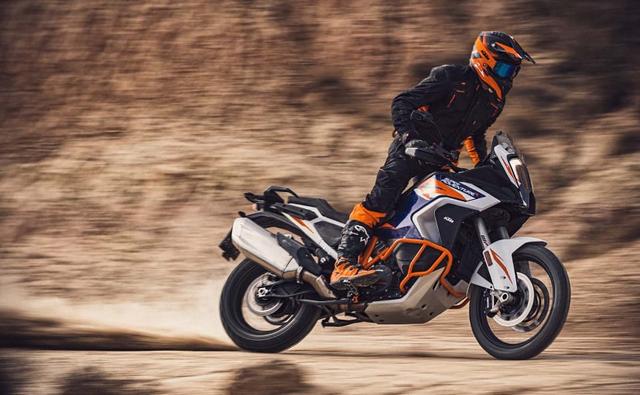 The KTM 1290 Super Adventure R is the off-road centric model of the flagship adventure bike, and gets a whole lot of new updates, including a redesigned chassis.