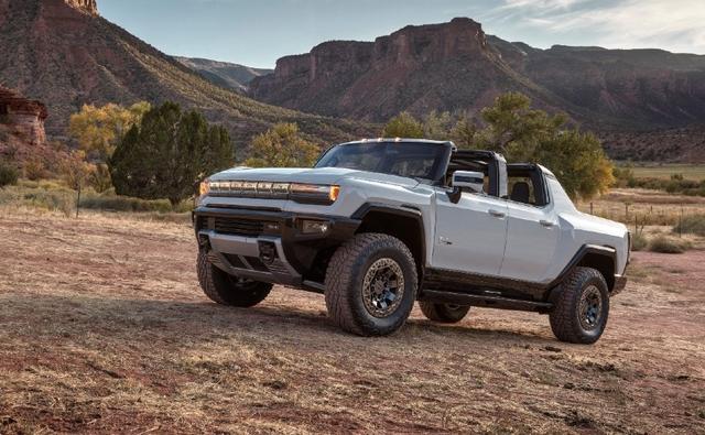 The very first retail production unit of the GMC Hummer EV has raised $2.5 Million at a Barrett-Jackson Auction. The proceeds from the auction will go the Tunnel To Towers Foundation.