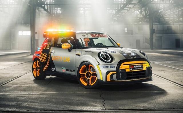 The exterior of the MINI Electric Pacesetter inspired by JCW has been purpose-built for life on the track and represents the most dynamic interpretation yet of a MINI with all-electric power.