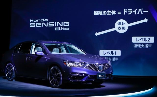 Honda Motor Co Ltd on Thursday unveiled a partially self-driving Legend sedan in Japan, becoming the world's first carmaker to sell a vehicle equipped with new, certified level 3 automation technology.