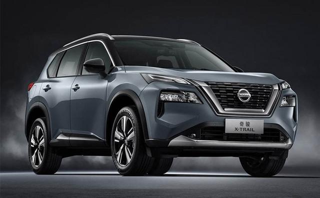 The Nissan X-Trail borrows few design elements from the Rogue SUV sold in USA following the Renault-Nissan-Mitsubishi alliance and is underpinned by the same CMF-C platform, the same crossover platform that also spawns the Nissan Qashqai.
