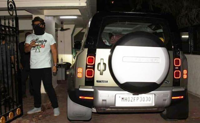 Bollywood actor, Arjun Kapoor, has recently added a brand new Land Rover Defender SUV to his garage. The actor was recently spotted driving his latest ride when he was caught on the camera by paparazzi.
