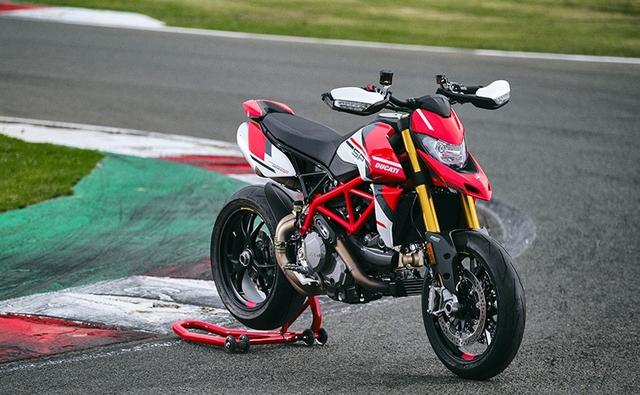 Ducati took the wraps off the 2022 Hypermotard 950 range. The updated model now gets a Euro V compliant engine and there's a brand new 'SP' livery on offer as well.