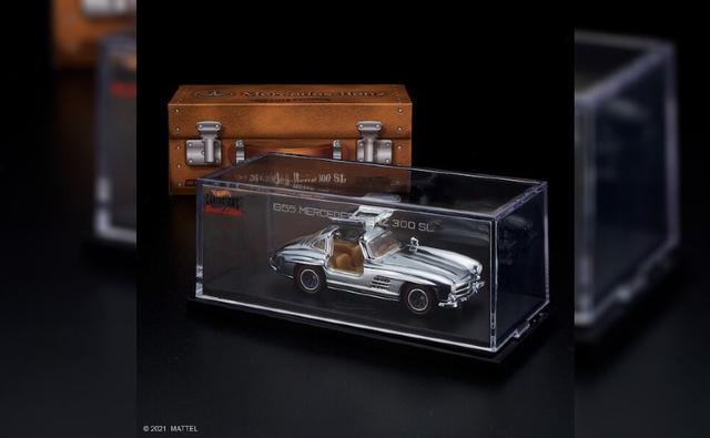 The special edition 1955 Mercedes-Benz 300 SL scale model is exclusive to the Hot Wheels Collectors community and will be limited to only 20,000 examples worldwide.
