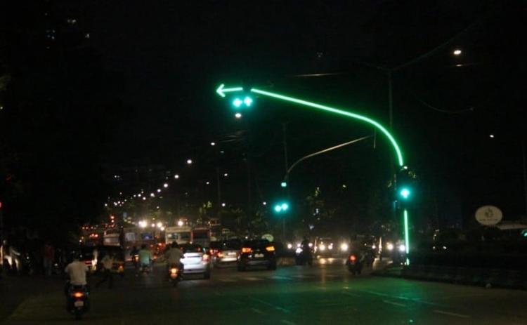 After Worli, Mumbai Gets Its Second Aesthetic LED Traffic Light In Goregaon
