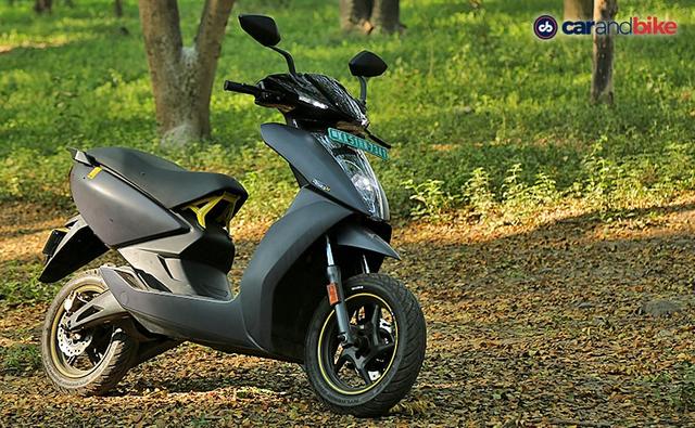 The Ather 450X offers state-of-the-art smart connected features, including satellite navigation, dedicated charging network, good performance and range.