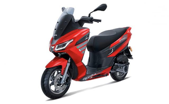 The Aprilia SXR 125 is built on the CrossMax design of Piaggio India's SXR series of scooters, combining style, performance, comfort, as well as maxi-scooter design.