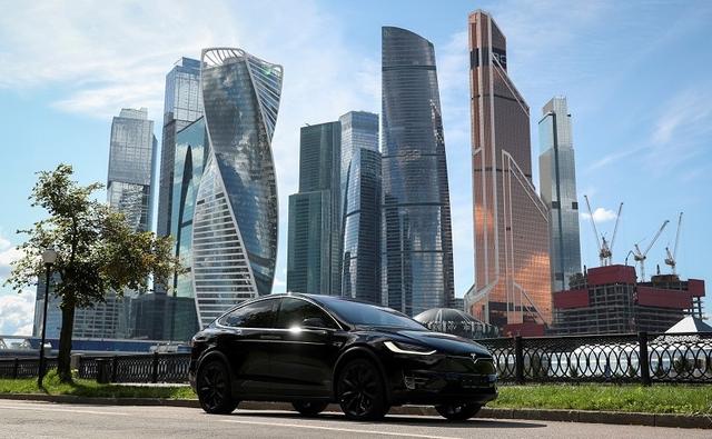 The use of electric cars in oil and gas giant Russia lags far behind other European capitals. But Moscow plans to install 200 electric charging stations annually starting this year, said Maxim Liksutov, head of the city's transport department.