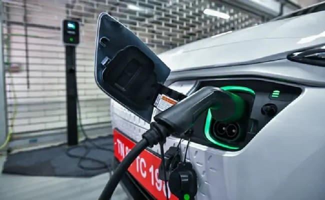 Share Of Electric Vehicles Increased By Three Times In A Year: Report
