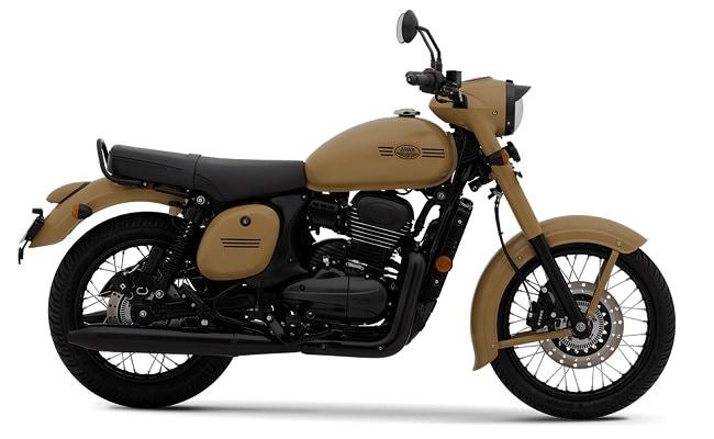 The Jawa Classic is a motorcycle with likeable performance and is a lovely modern classic bike. If you are in the market to buy a 300 - 400 cc modern classic bike, then there are more options to look at. Here are the top 5 rivals of the Jawa Classic.