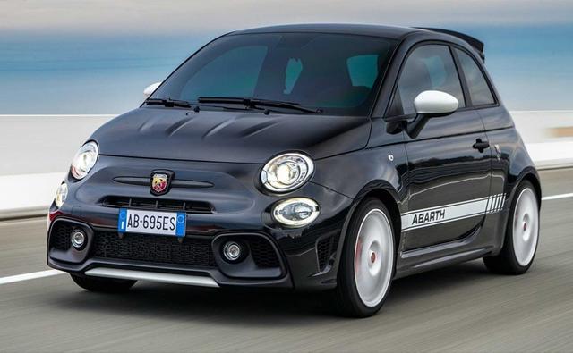 Production of the Abarth 695 Esseesse is limited to just 1390 units and 695 of them will be finished in Scorpion Black while the other 695 units are in Campovolo Grey.