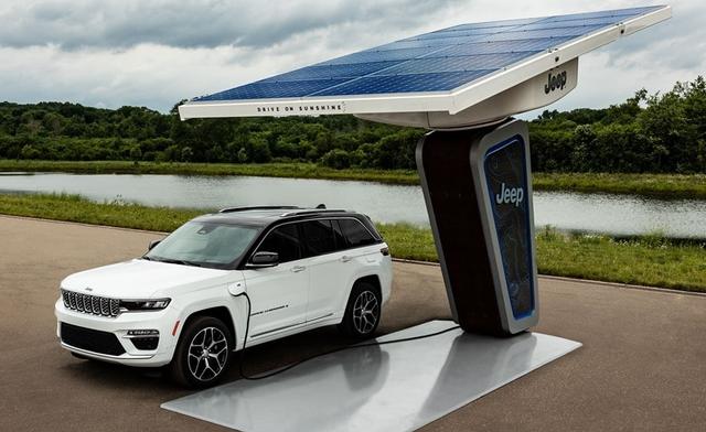 Jeep has revealed the first images of the 2022 Grand Cherokee 4xe Plug-in Hybrid SUV. The company will officially unveil the SUV at the 2021 New York International Auto Show.