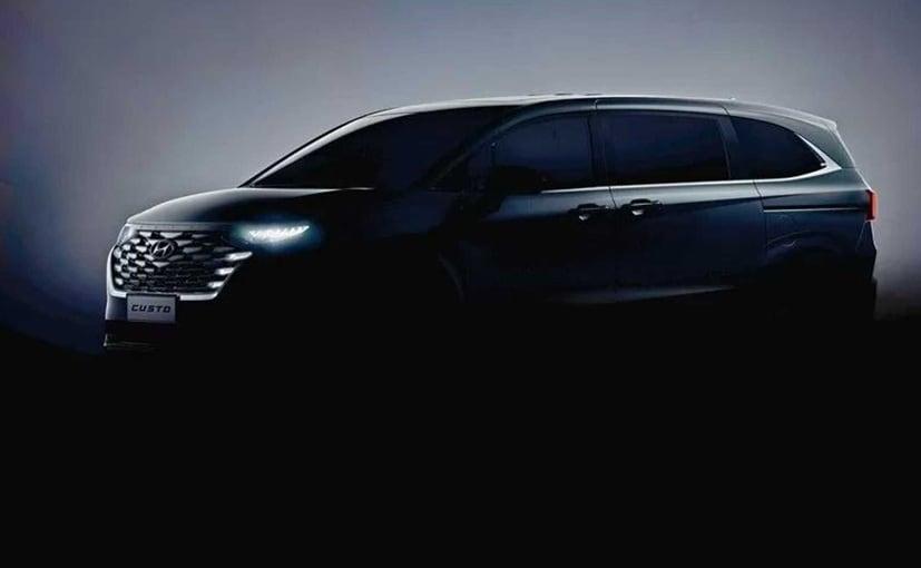 Hyundai Custo Minivan's Interior Revealed