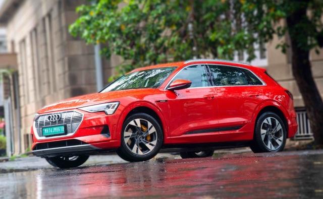 The Audi e-tron is a capable SUV in the luxury EV space, and if you are planning to buy the electric SUV from the Four-Ringed carmaker, then here are some pros and cons that you should know about.