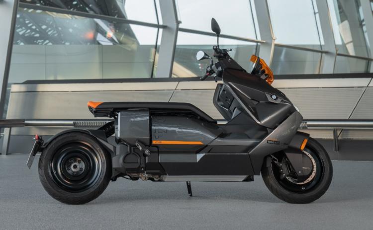 The BMW CE 04 electric scooter will go on sale internationally by 2022. The scooter promises 130 km maximum range, and 120 kmph top speed.