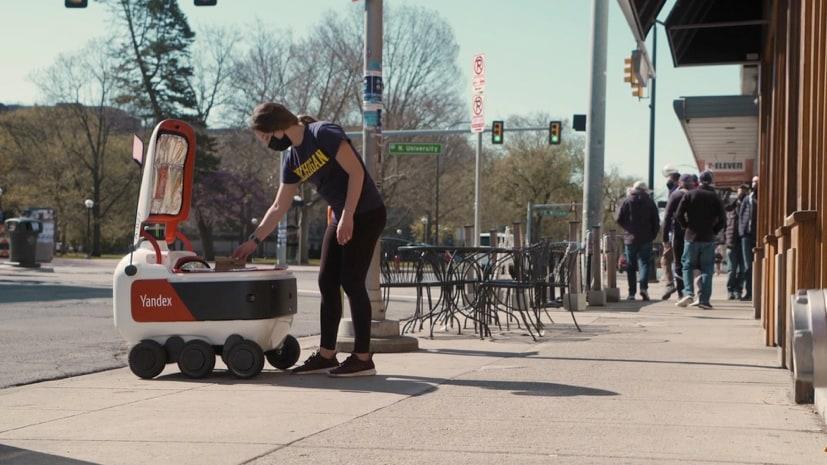 Yandex Partners With GrubHub To Deliver Food On Its Rovers In US