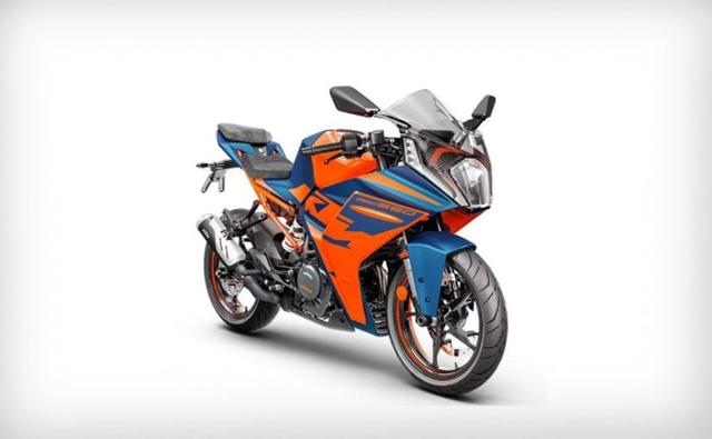 While we have had several spyshots of the new KTM RC 390, images of the production-ready motorcycle were leaked online, on KTM's website briefly.