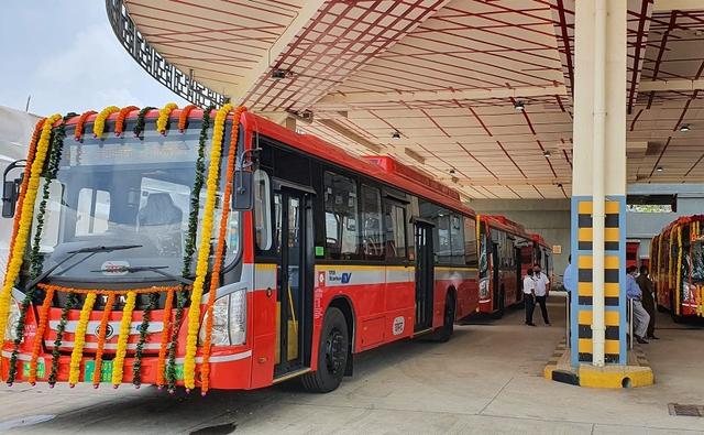 The 35-seater Tata Starbus electric AC buses were flagged off by the Chief Minister of Maharashtra, Uddhav Thackeray in the presence of dignitaries from the Maharashtra state government, BEST and Tata Motors.