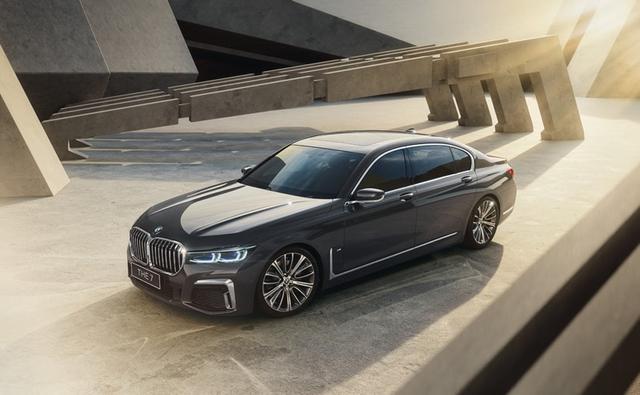 The BMW Individual 740Li M Sport Edition is offered in two BMW Individual metallic colours - Tanzanite Blue and Dravit Grey and the cabin is draped in 'Nappa' leather with extended contents/stitching - Mocha and Black combination upholstery.