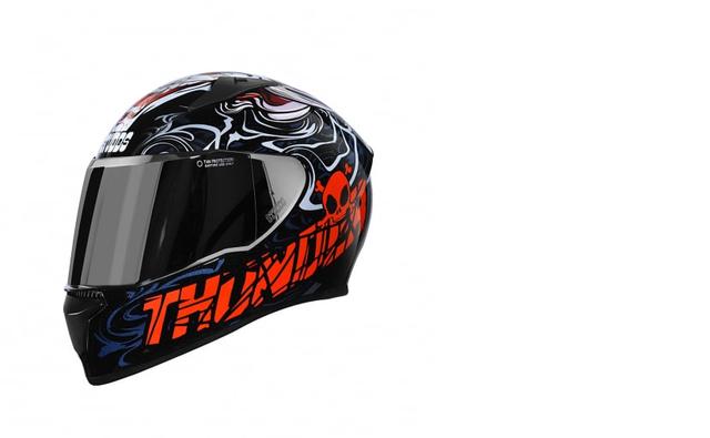 The Studds Thunder D9 Decor Helmet is a full face helmet with the outer shell injected with special high impact grade thermoplastic.